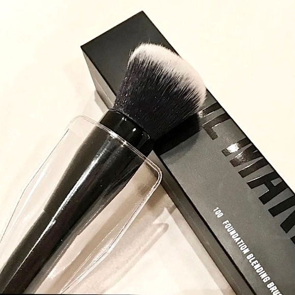 IL MAKIAGE Makeup New Il Makiage Foundation Blending Brush 0 Poshmark